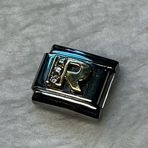 Piercing pagoda bracelet link “R“
